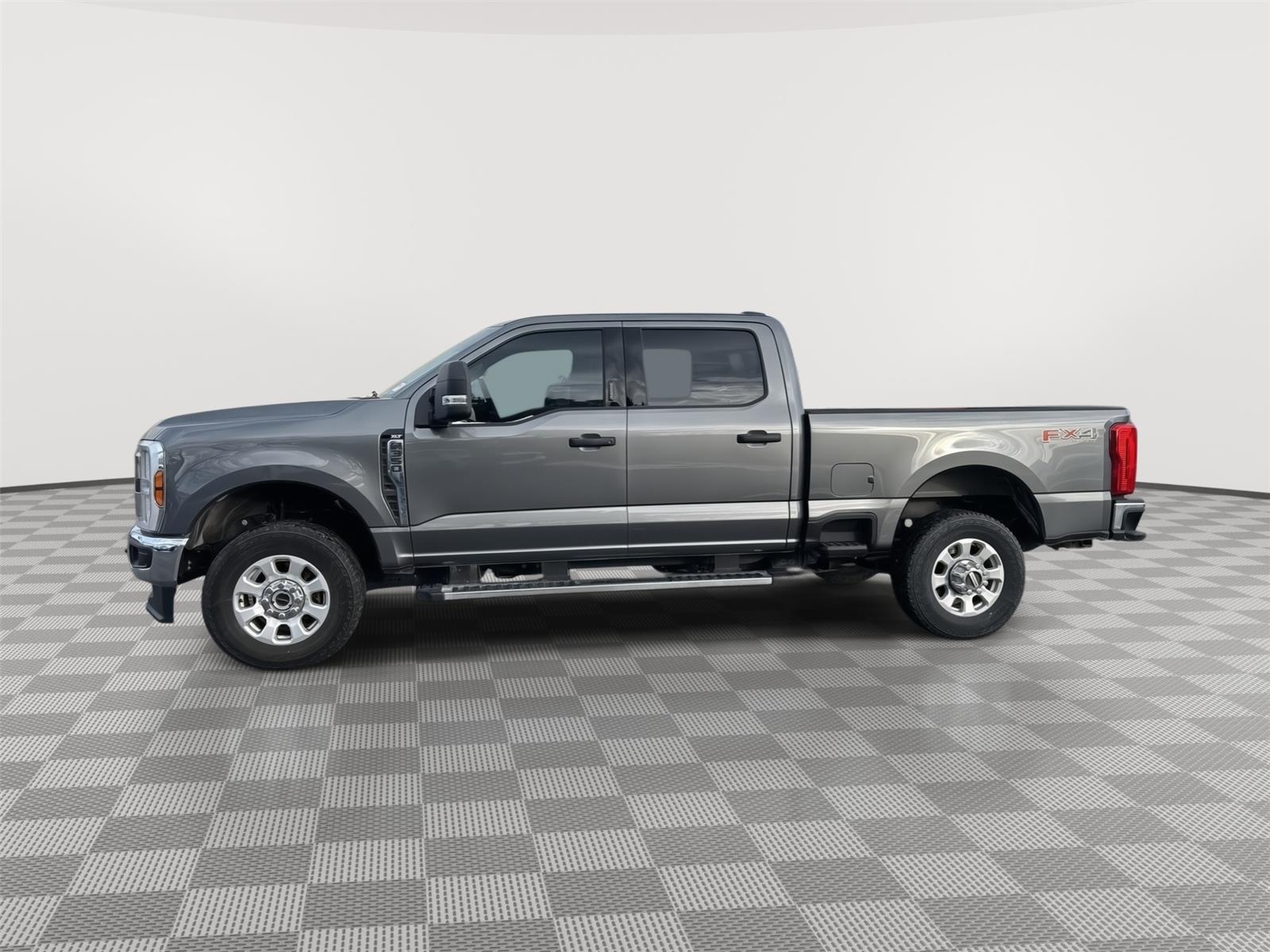 Vehicle photo 2