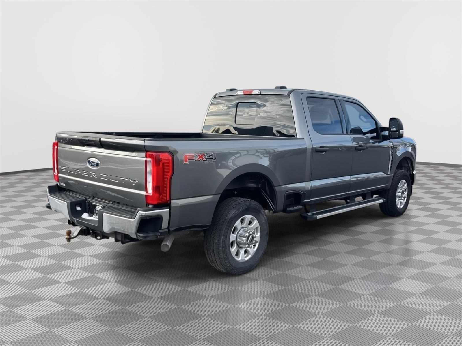 Vehicle photo 7