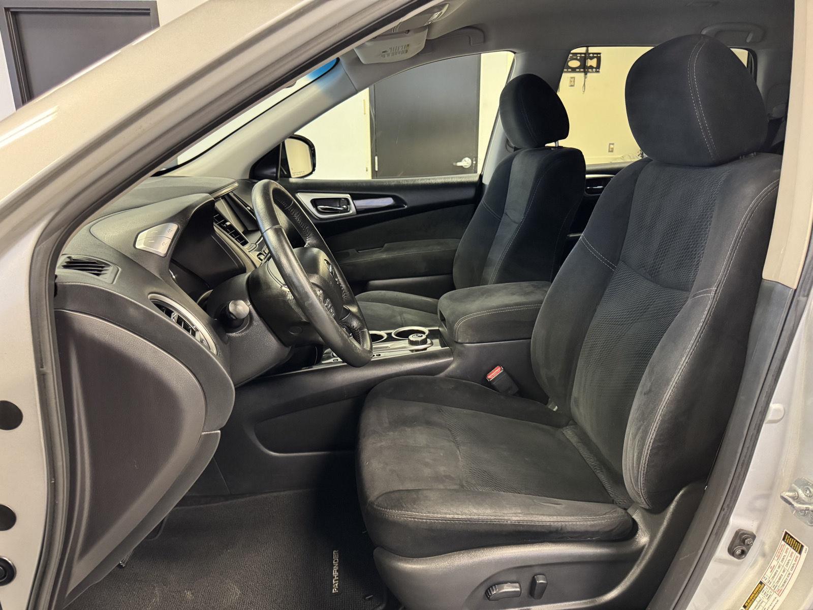 Used 2015 Nissan Pathfinder for sale in St. Joseph MO