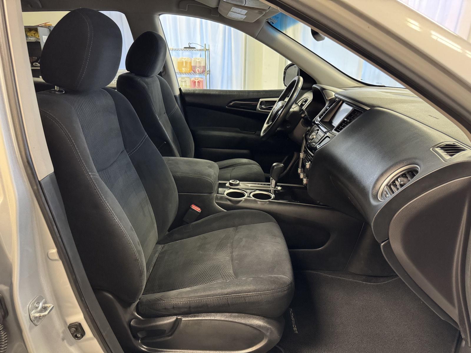 Used 2015 Nissan Pathfinder for sale in St. Joseph MO