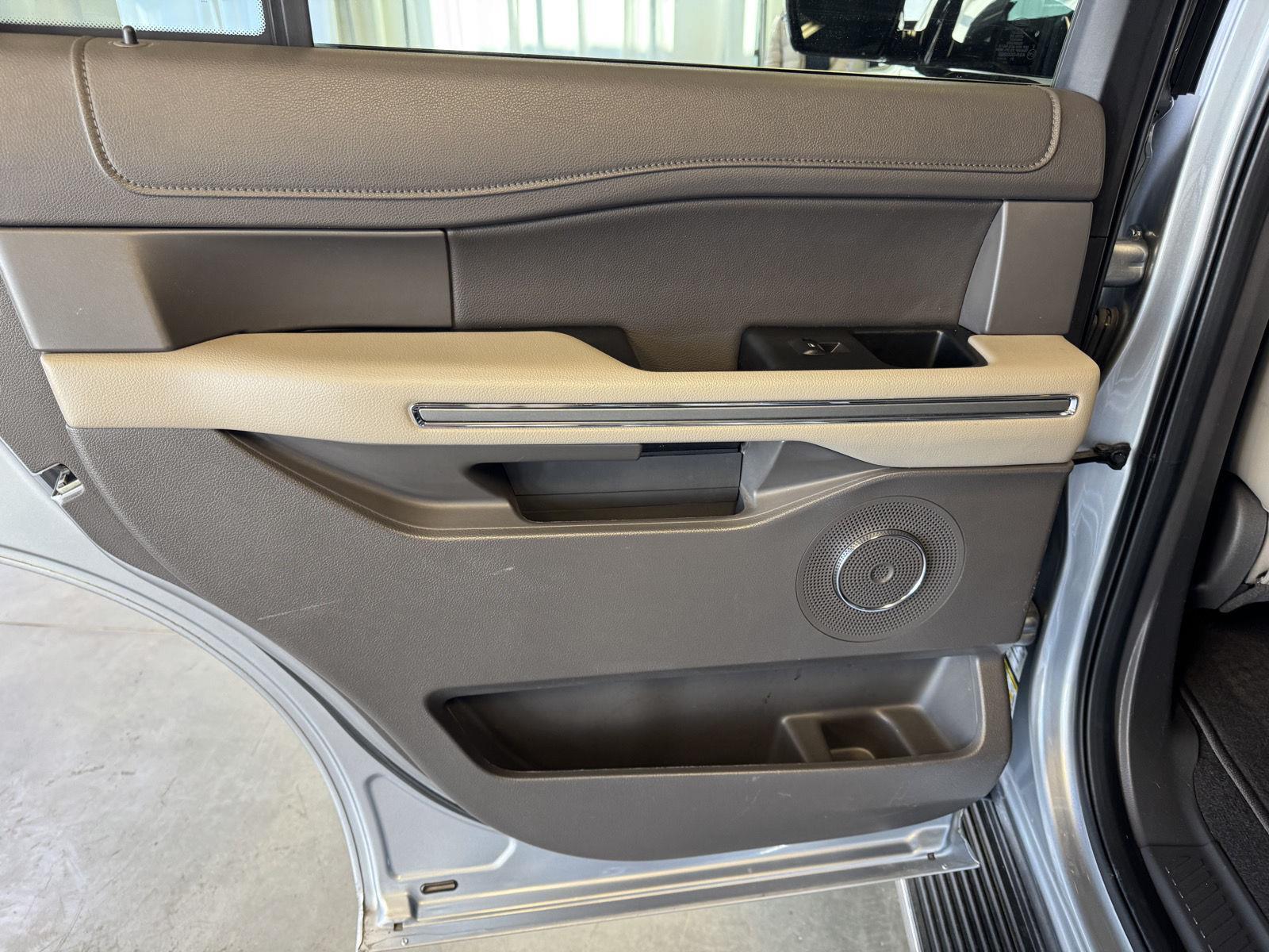 Used 2021 Ford Expedition for sale in St. Joseph MO