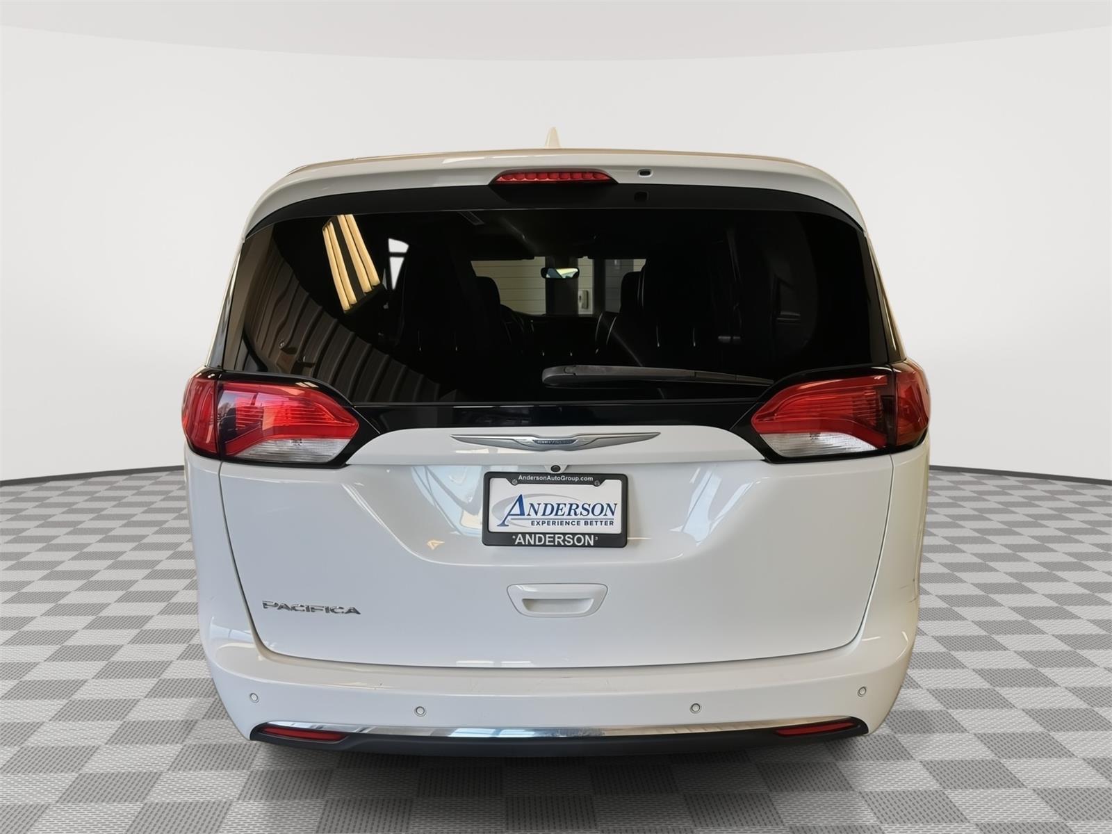 Used 2018 Chrysler Pacifica for sale in St. Joseph MO