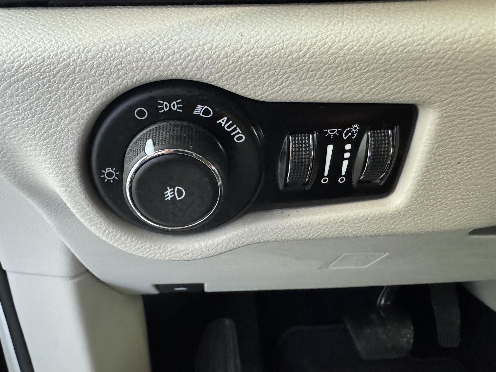 Used 2018 Chrysler Pacifica for sale in St. Joseph MO