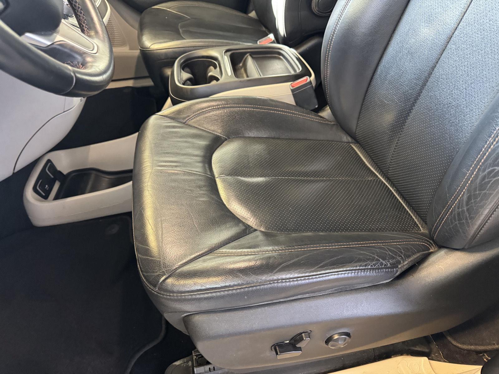 Used 2018 Chrysler Pacifica for sale in St. Joseph MO