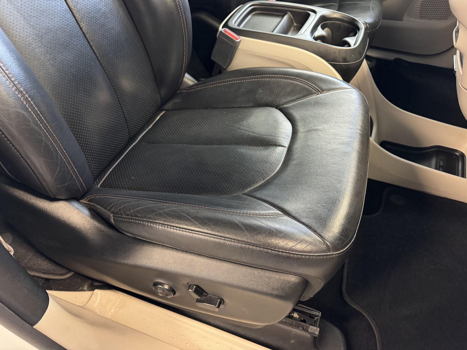 Used 2018 Chrysler Pacifica for sale in St. Joseph MO