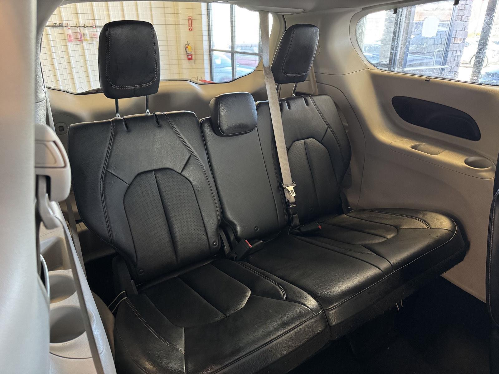 Used 2018 Chrysler Pacifica for sale in St. Joseph MO