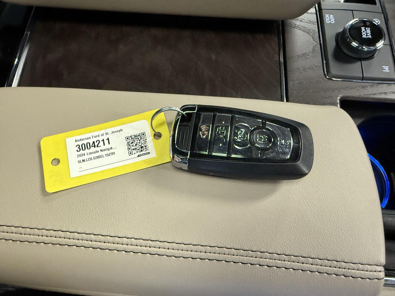 Used 2024 Lincoln Navigator L for sale in St. Joseph MO