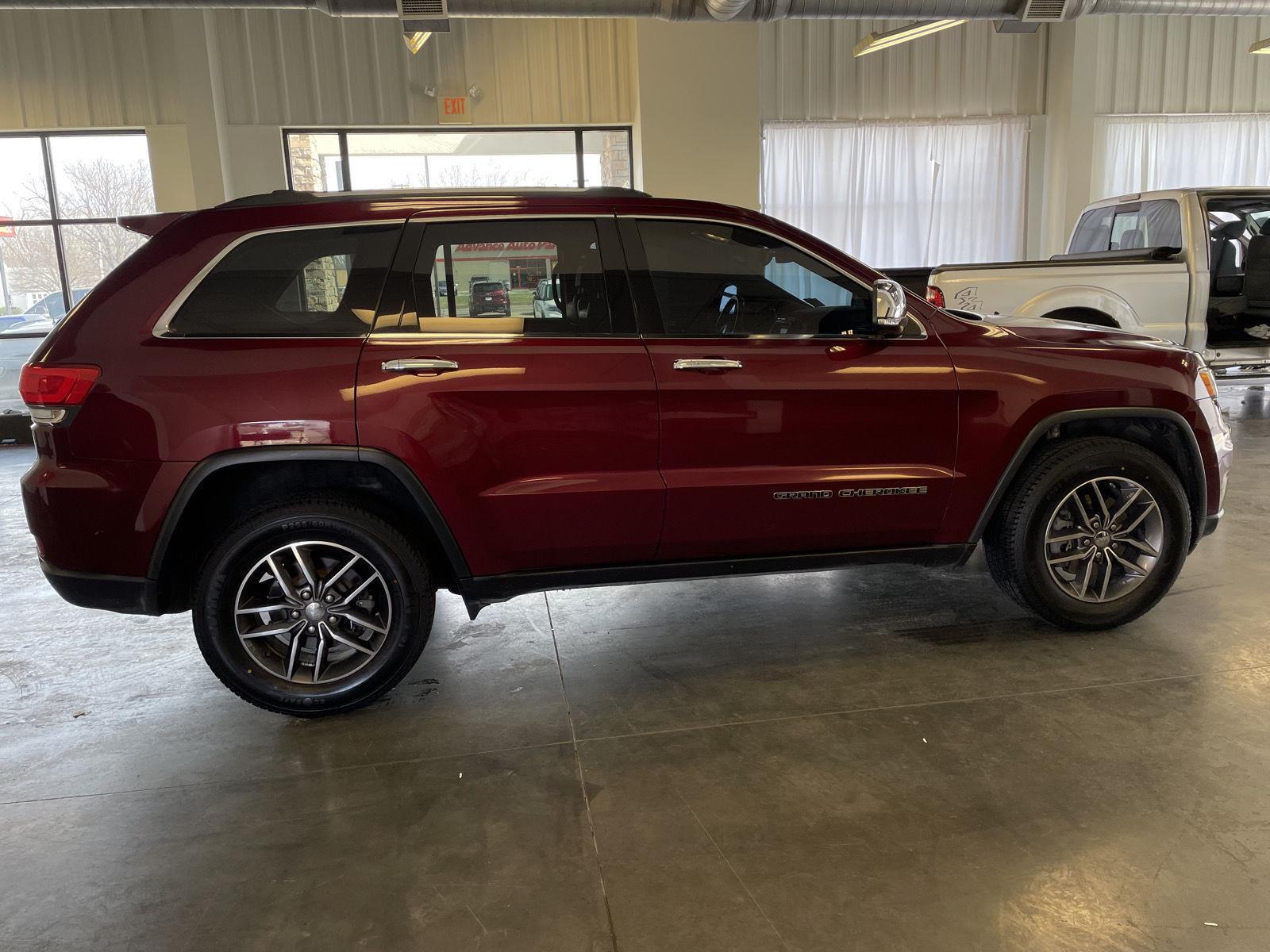 Used 2017 Jeep Grand Cherokee for sale in St. Joseph MO