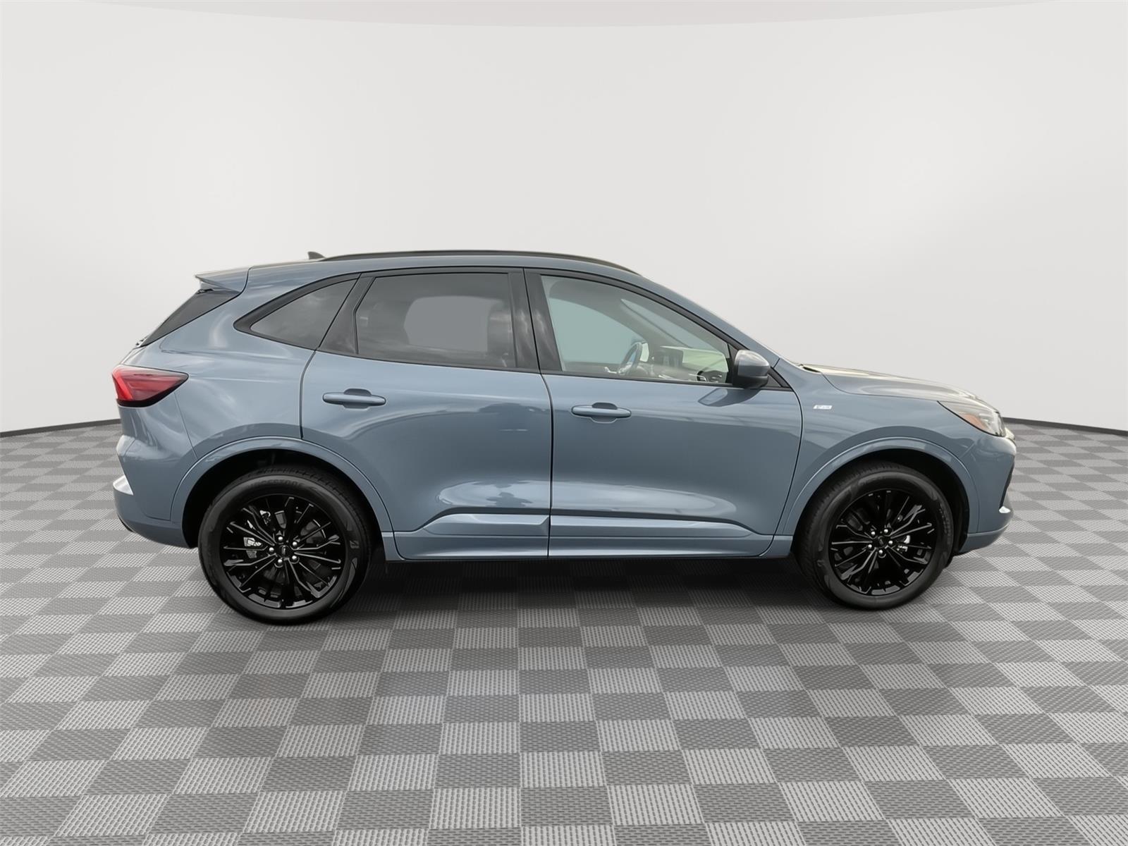 Vehicle photo 4