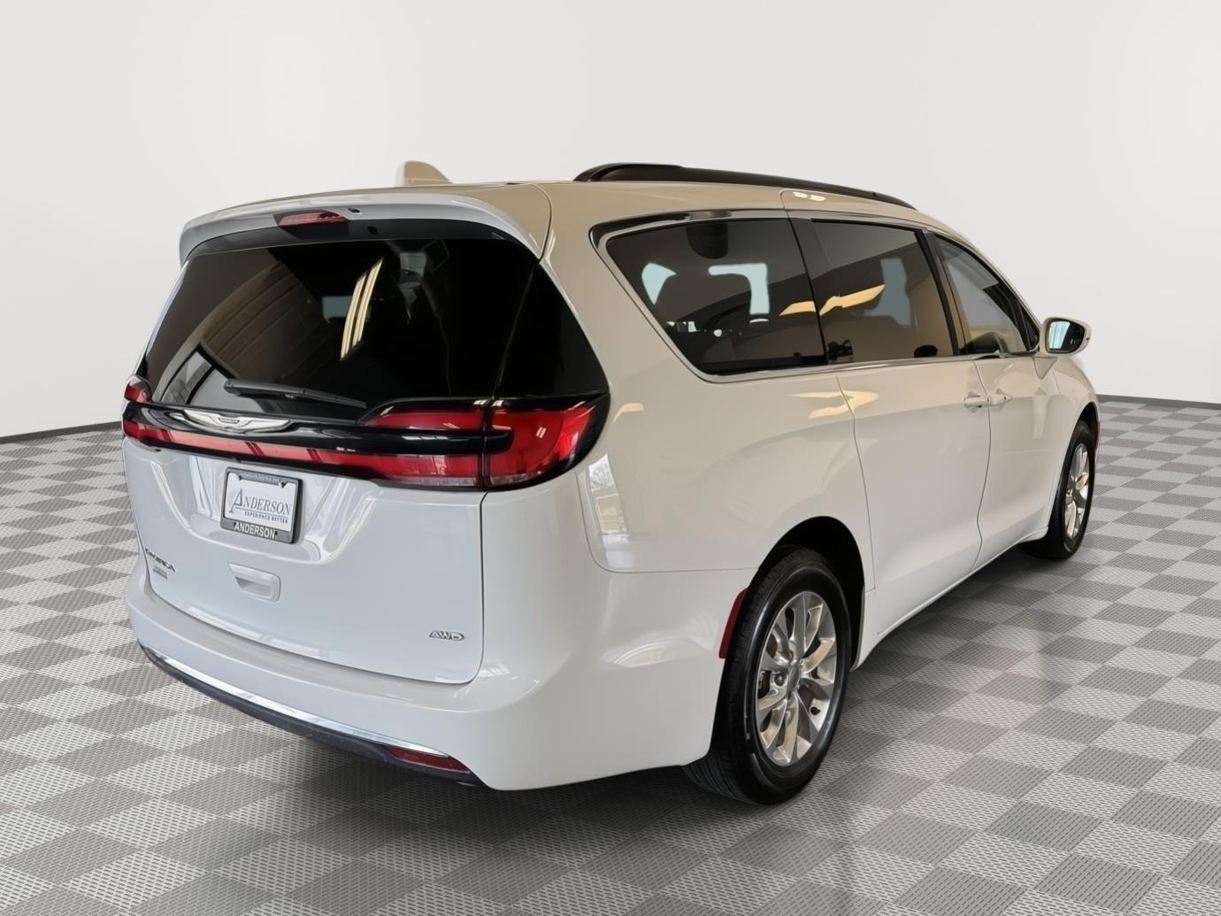 Used 2022 Chrysler Pacifica for sale in St. Joseph MO