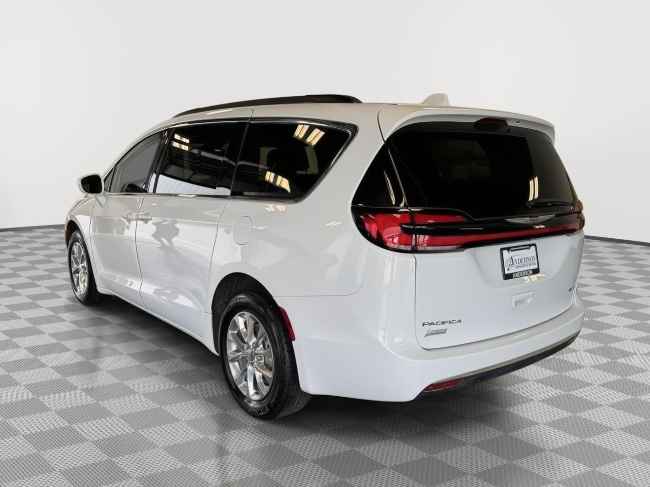 Used 2022 Chrysler Pacifica for sale in St. Joseph MO