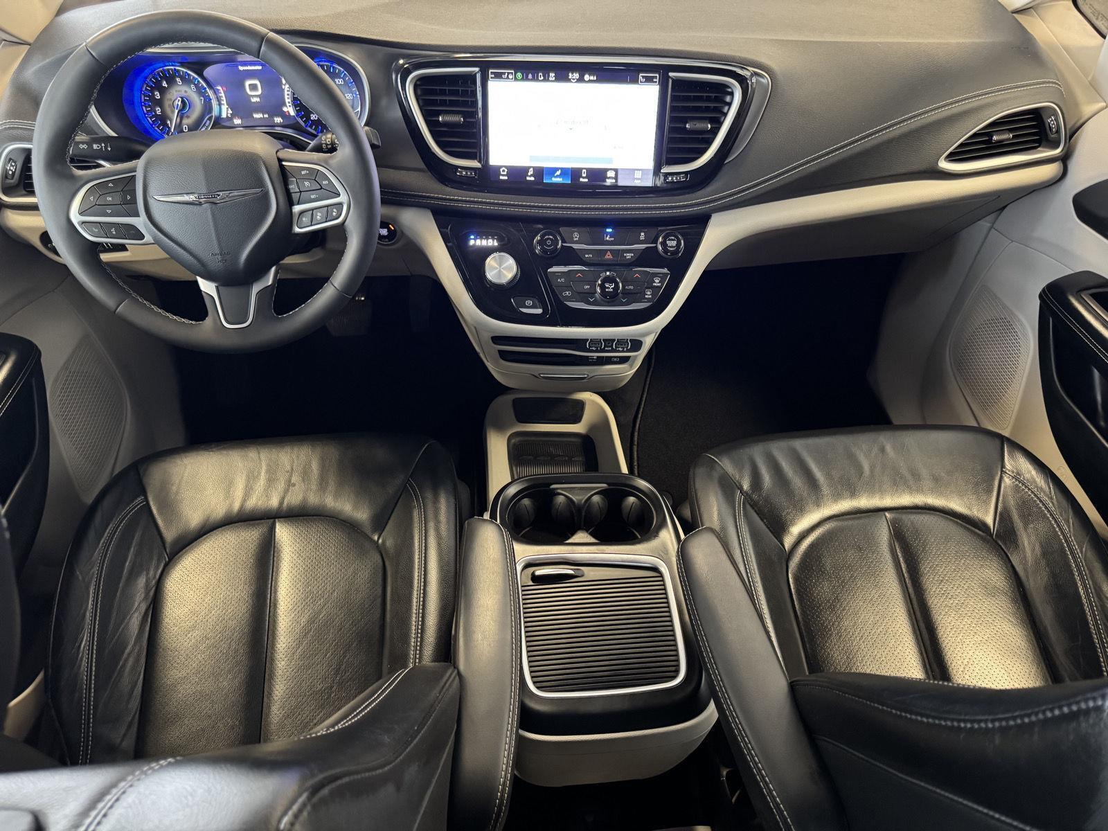 Used 2022 Chrysler Pacifica for sale in St. Joseph MO