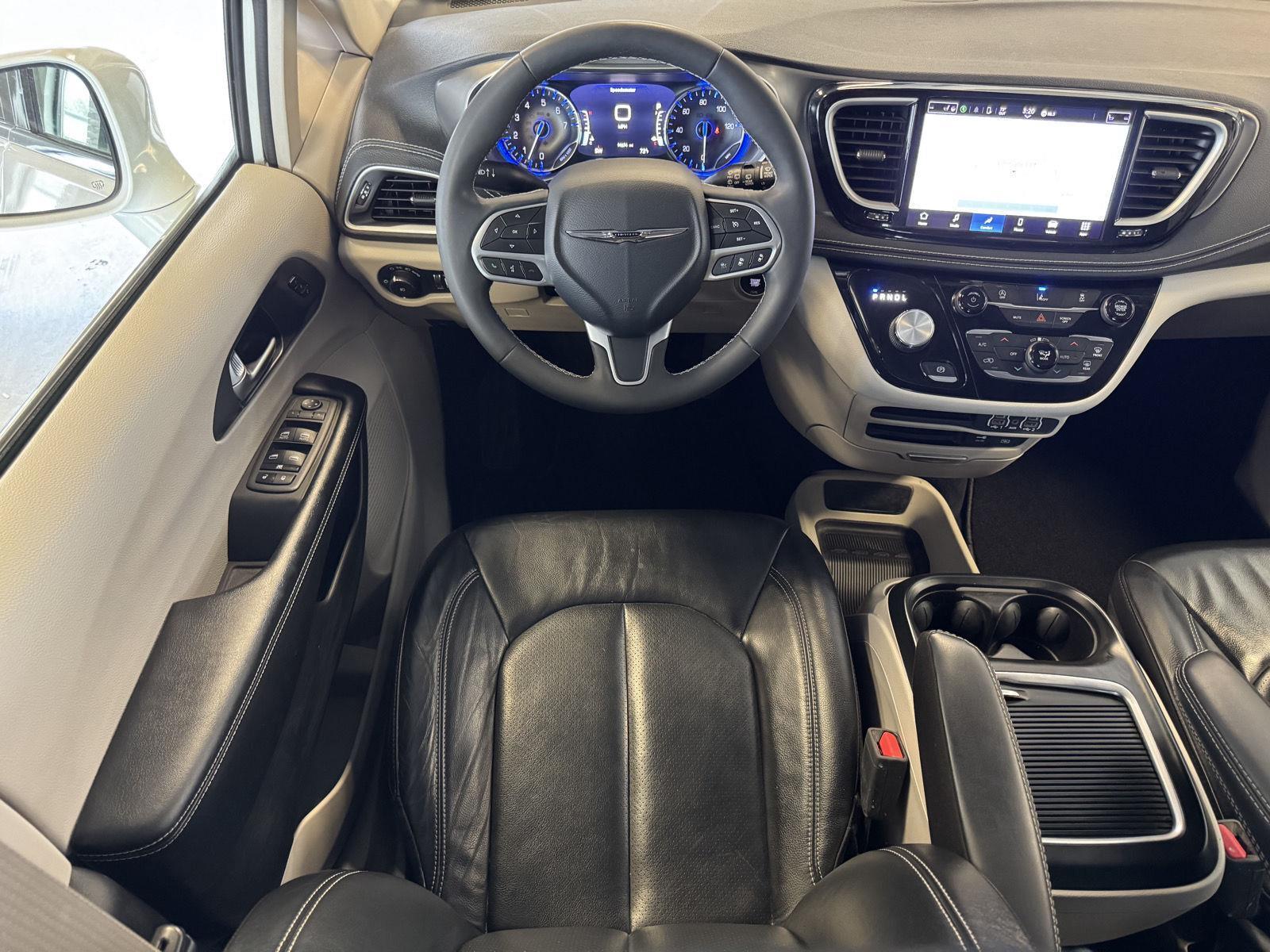 Used 2022 Chrysler Pacifica for sale in St. Joseph MO