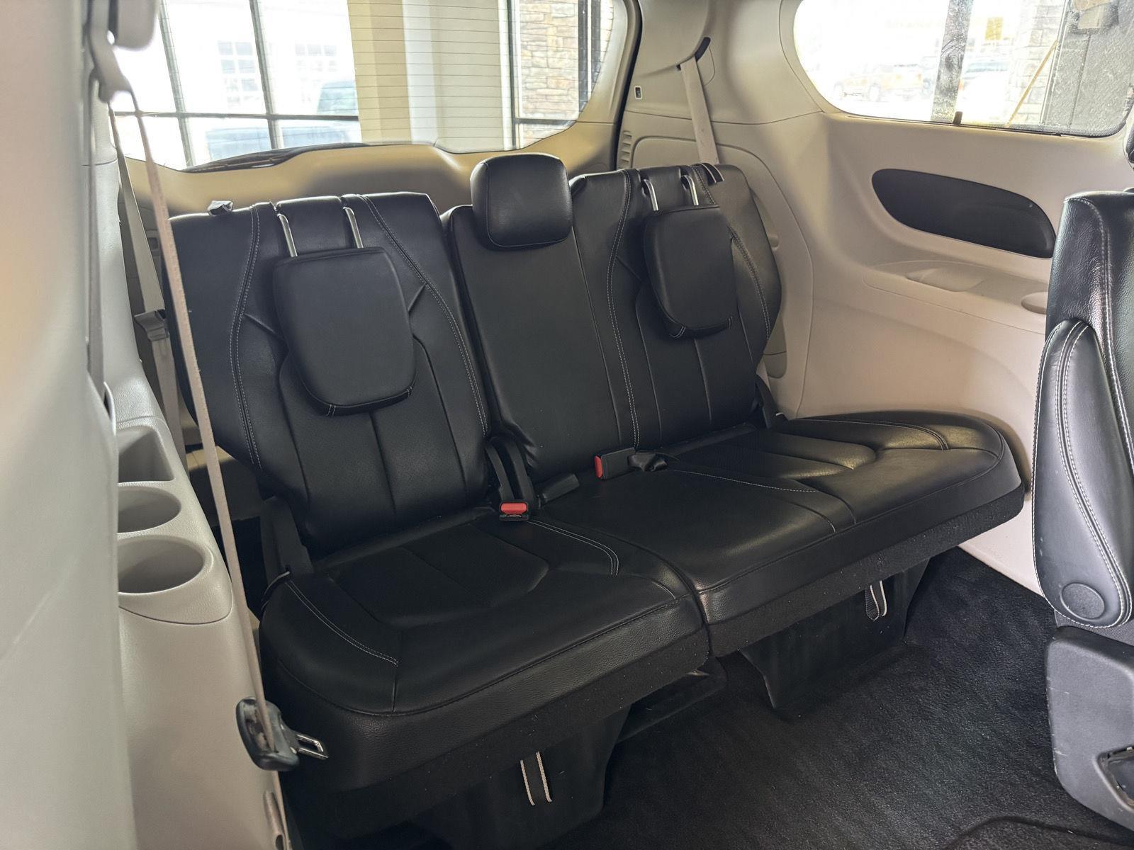 Used 2022 Chrysler Pacifica for sale in St. Joseph MO