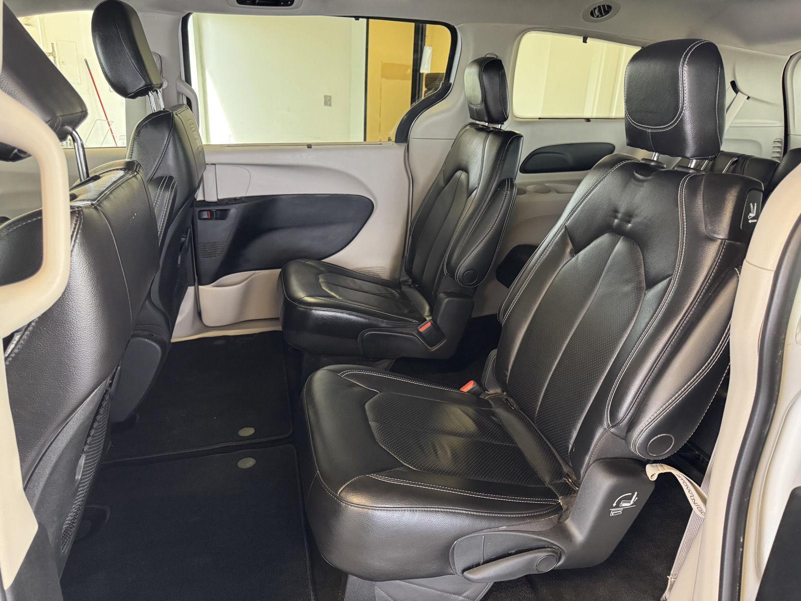 Used 2022 Chrysler Pacifica for sale in St. Joseph MO
