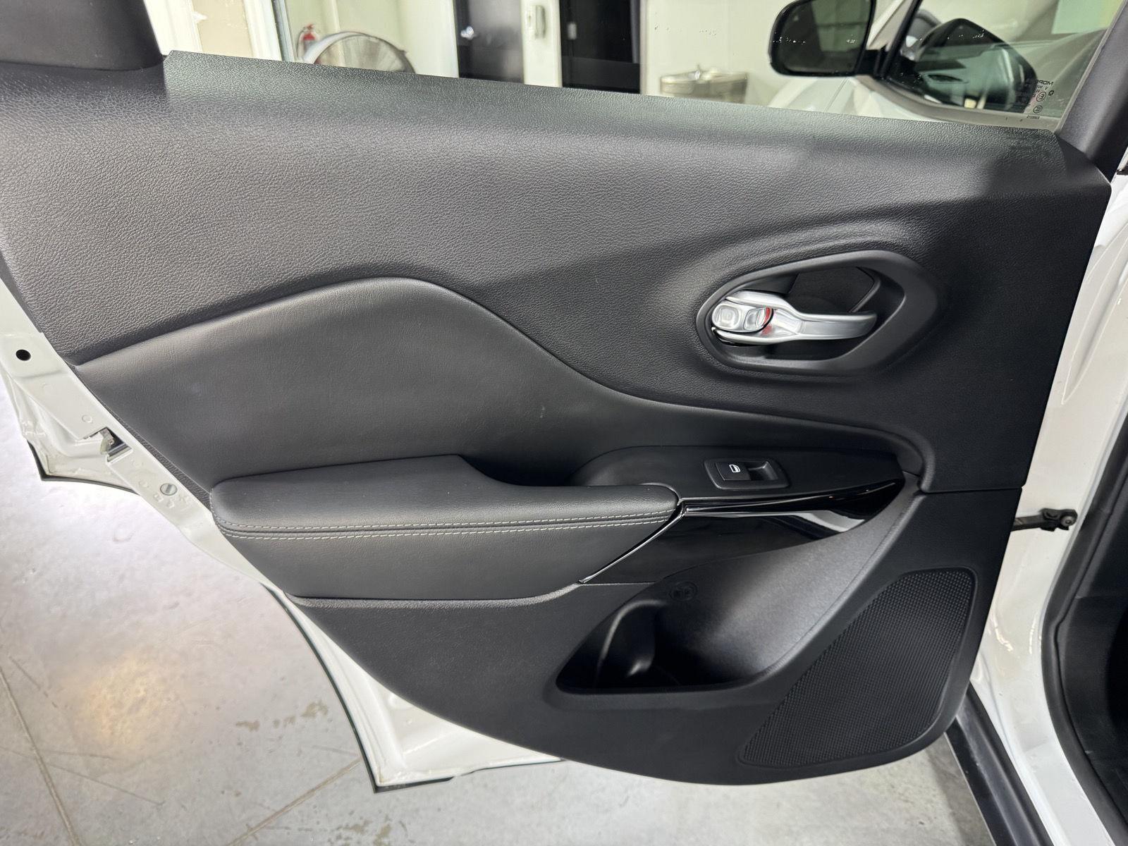 Used 2023 Jeep Cherokee for sale in St. Joseph MO