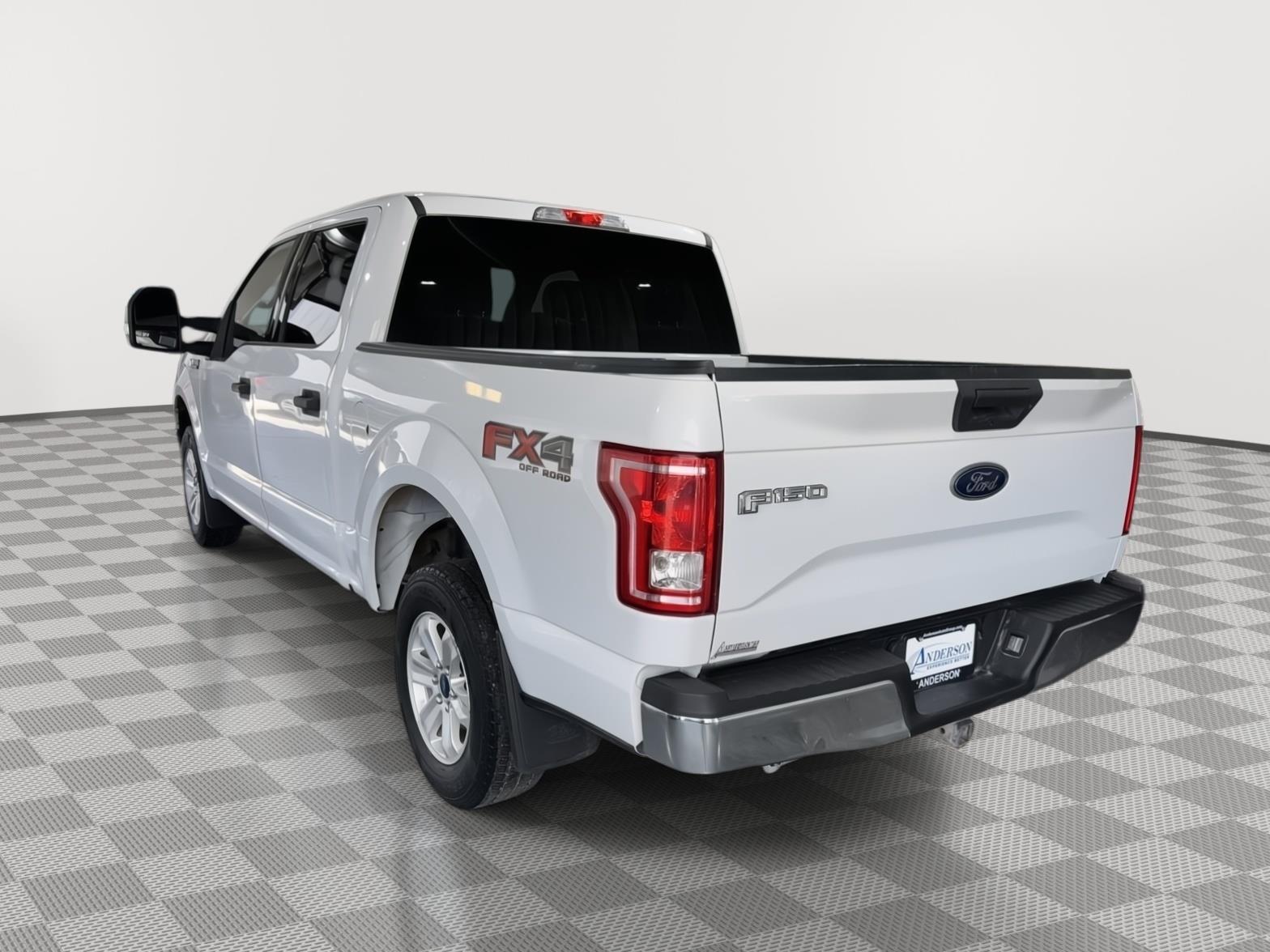 Vehicle photo 9