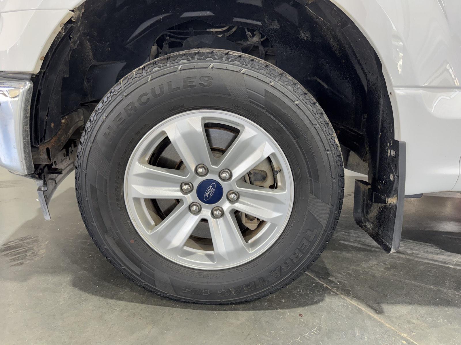 Vehicle photo 10
