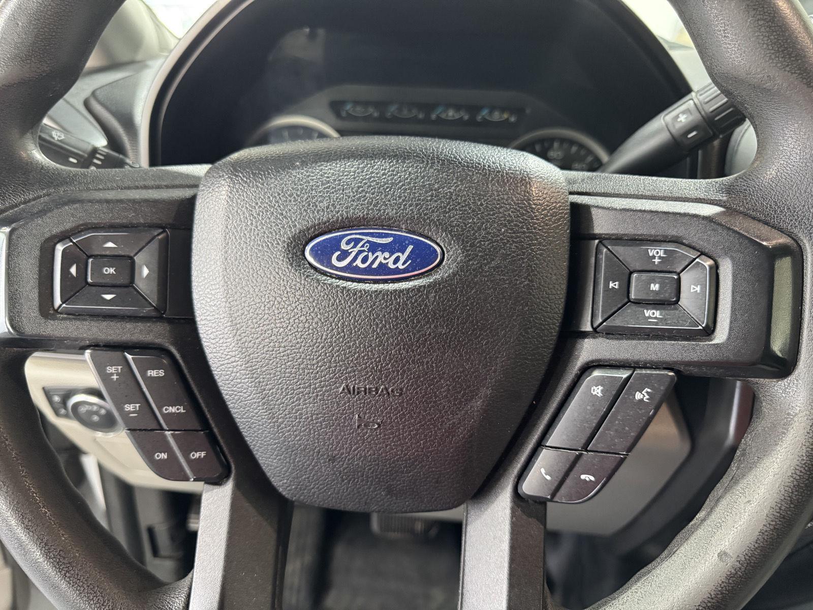 Vehicle photo 12