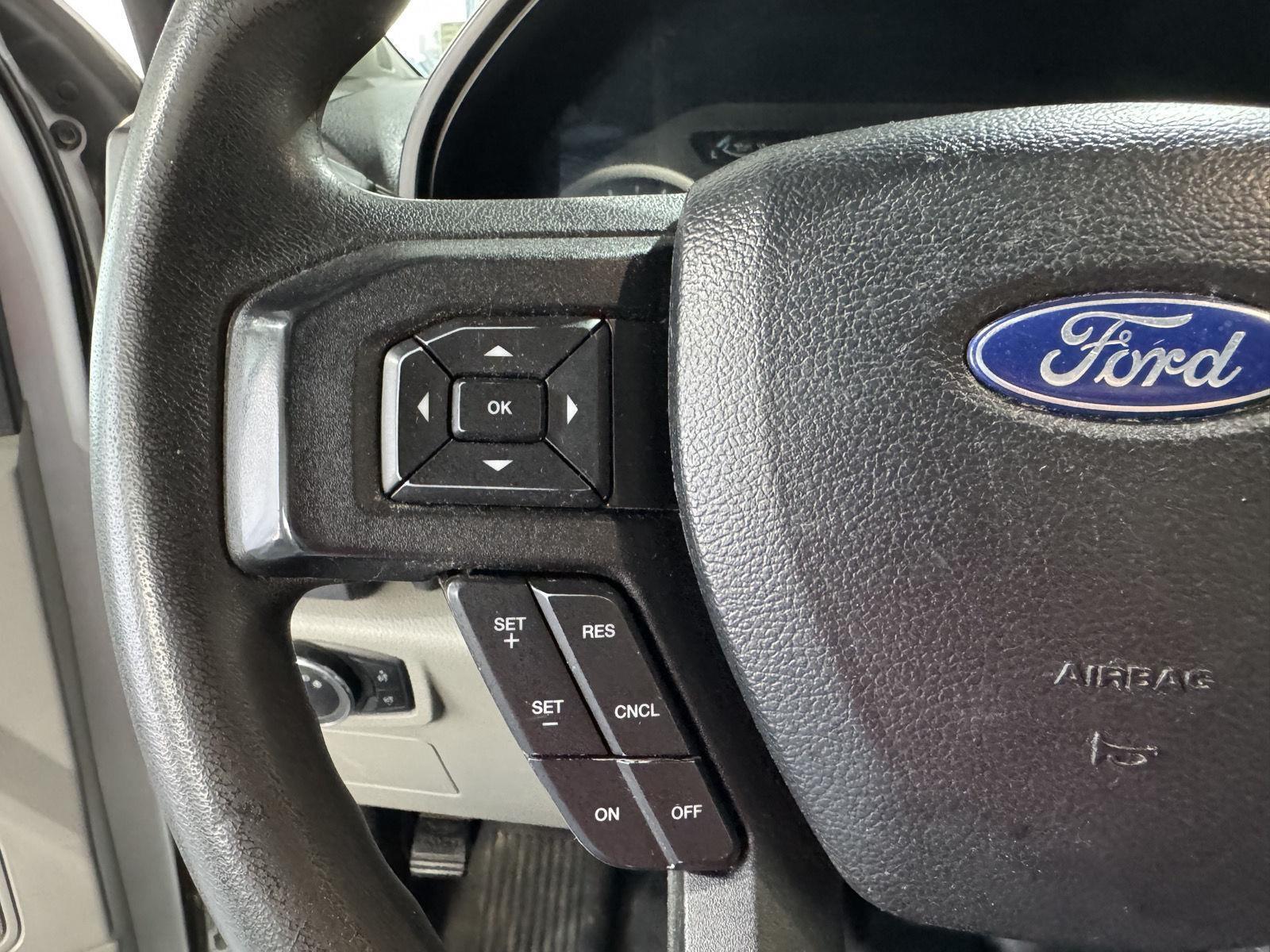Vehicle photo 13