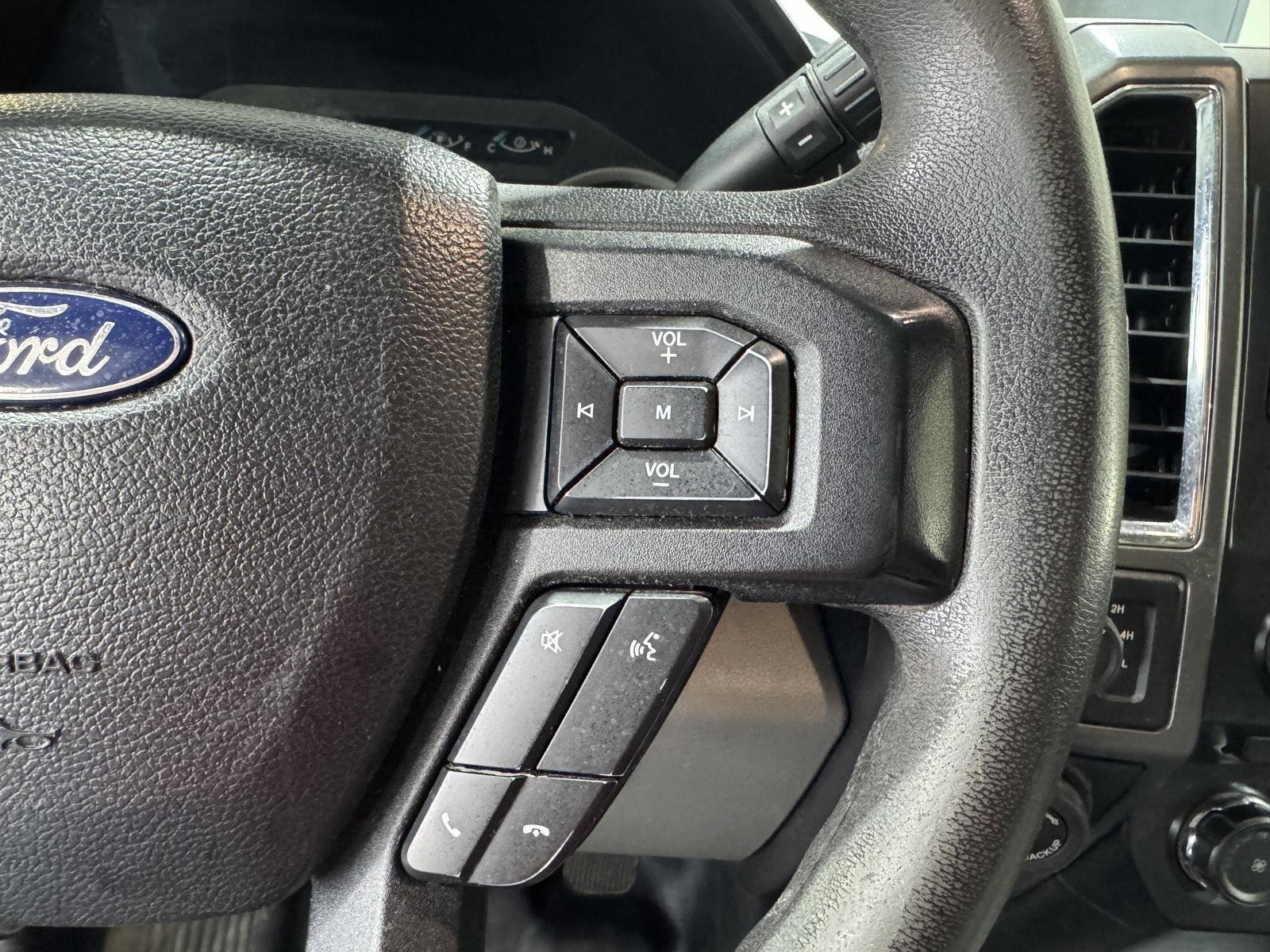 Vehicle photo 14