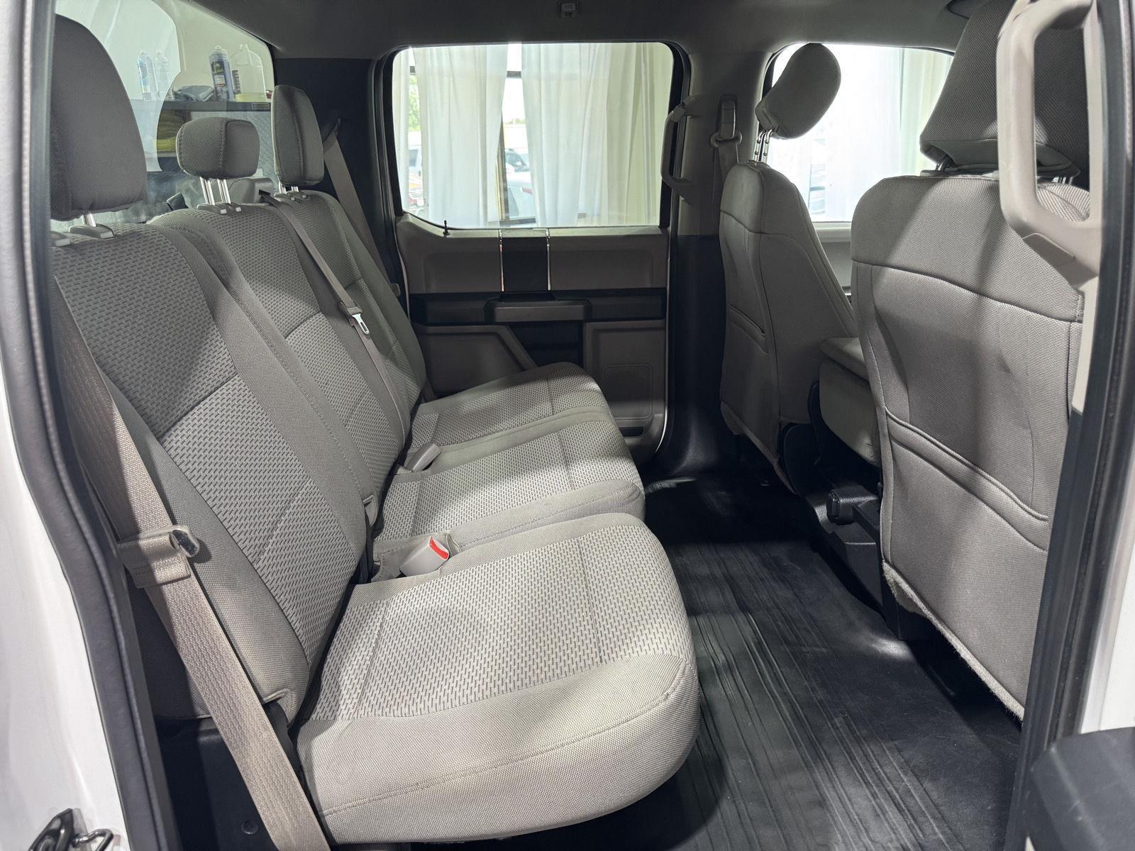 Vehicle photo 19