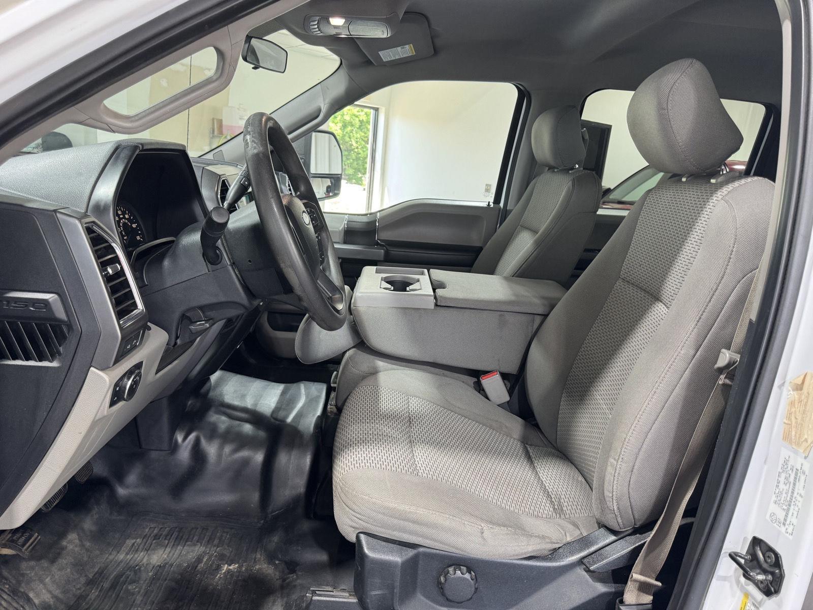 Vehicle photo 21