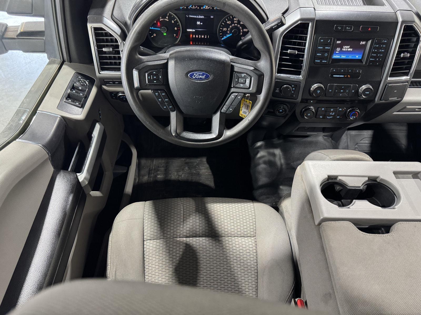 Vehicle photo 27