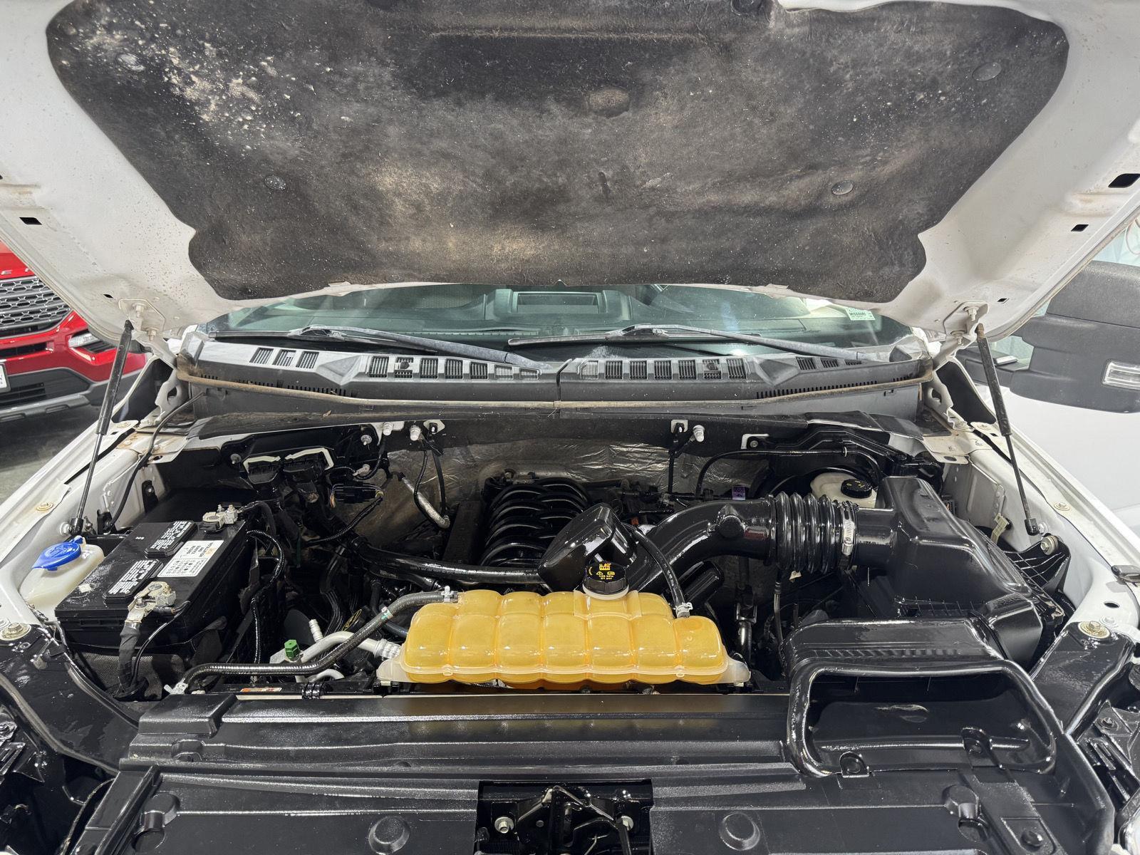 Vehicle photo 31