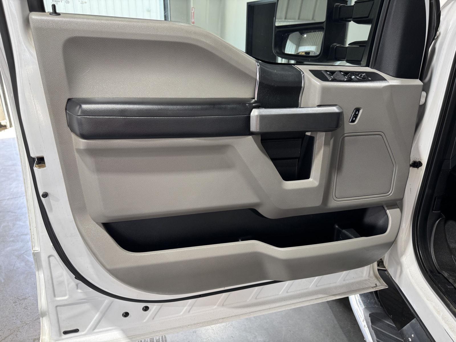 Pre-Owned 2017 Ford Super Duty F-250 for sale in St. Joseph MO