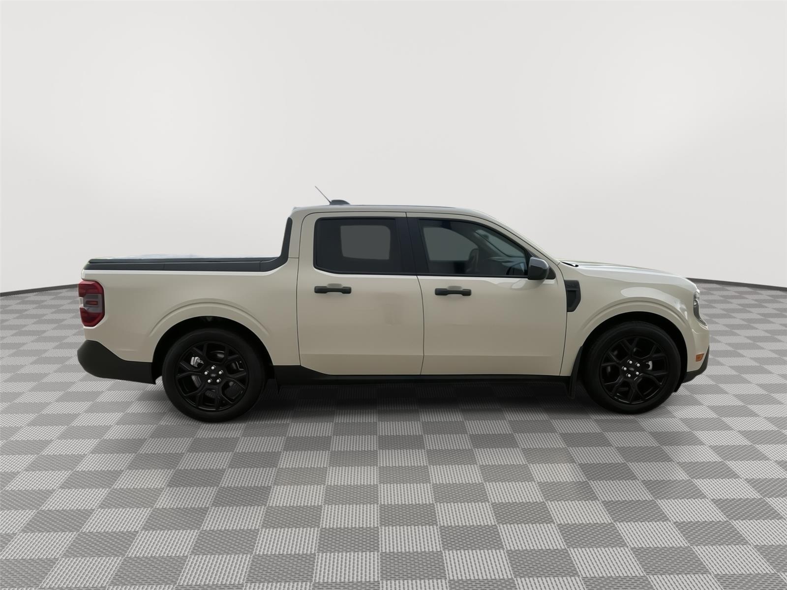 Vehicle photo 4