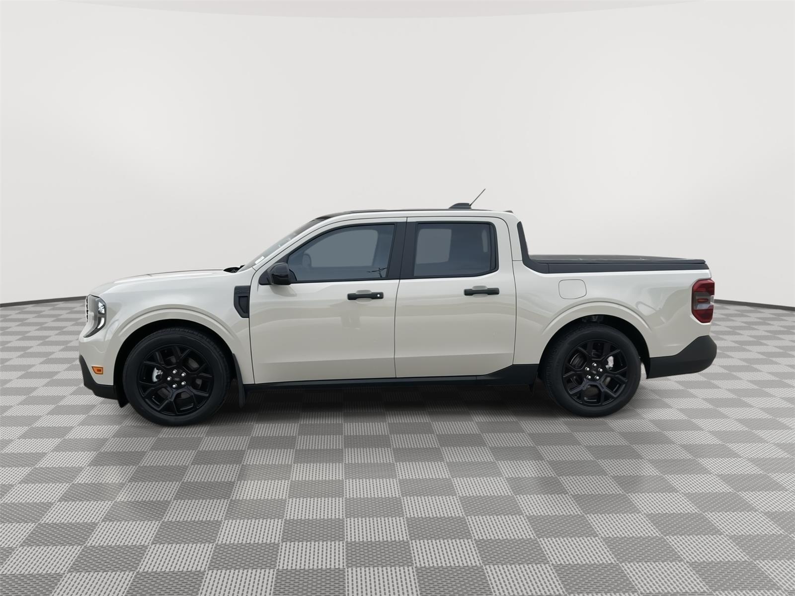 Vehicle photo 8