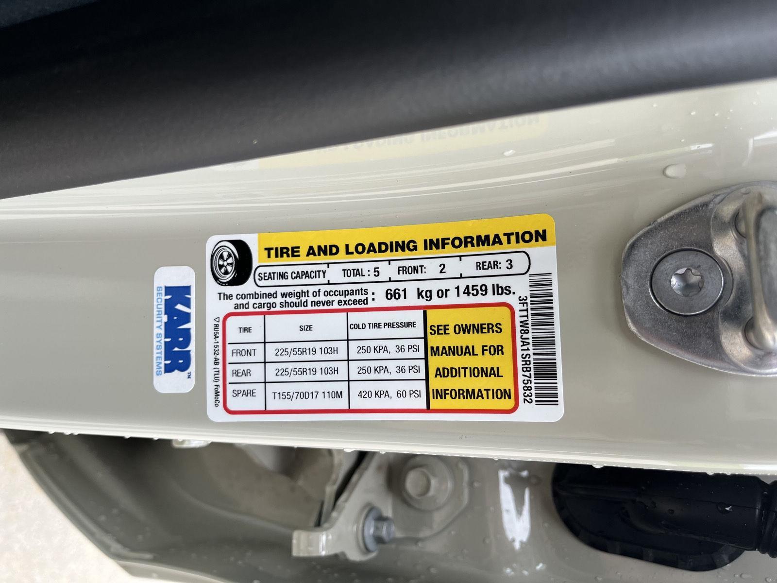Vehicle photo 29