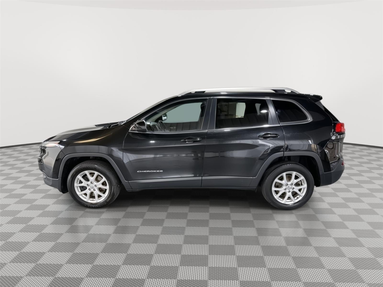 Used 2015 Jeep Cherokee Latitude with VIN 1C4PJMCB5FW702403 for sale in Saint Joseph, MO