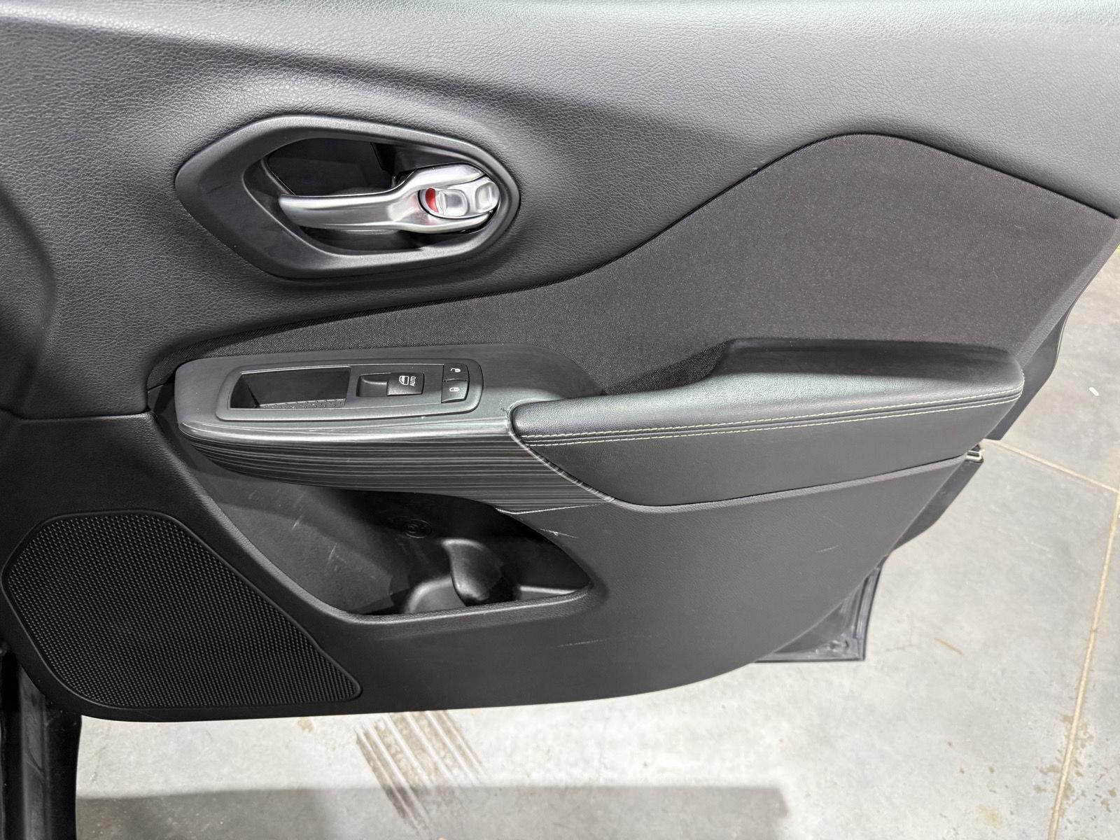 Used 2015 Jeep Cherokee for sale in St. Joseph MO