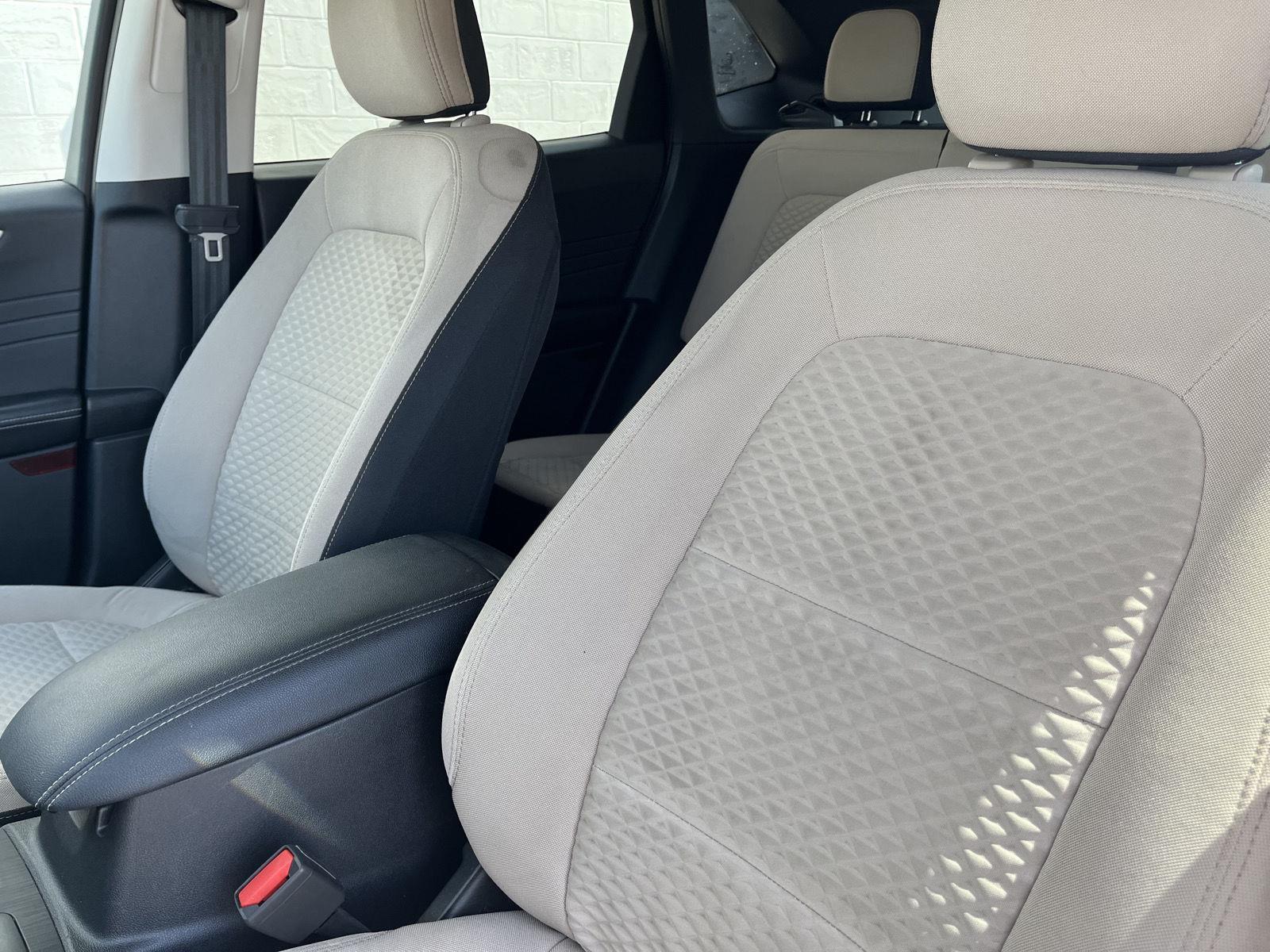 Vehicle photo 13