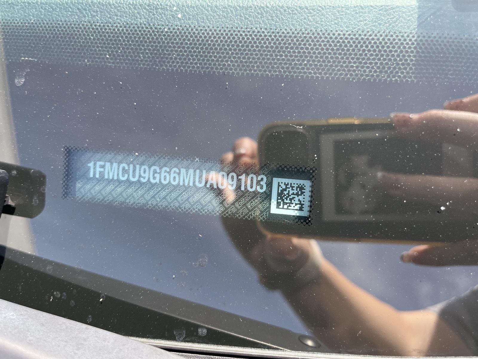 Vehicle photo 27