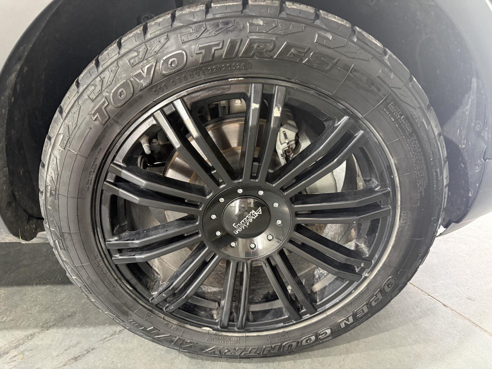 Vehicle photo 10