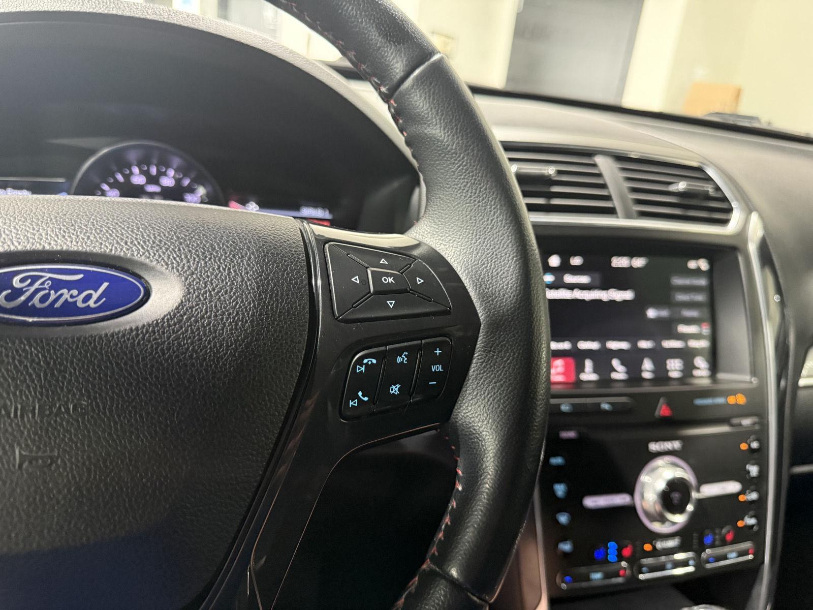 Vehicle photo 14