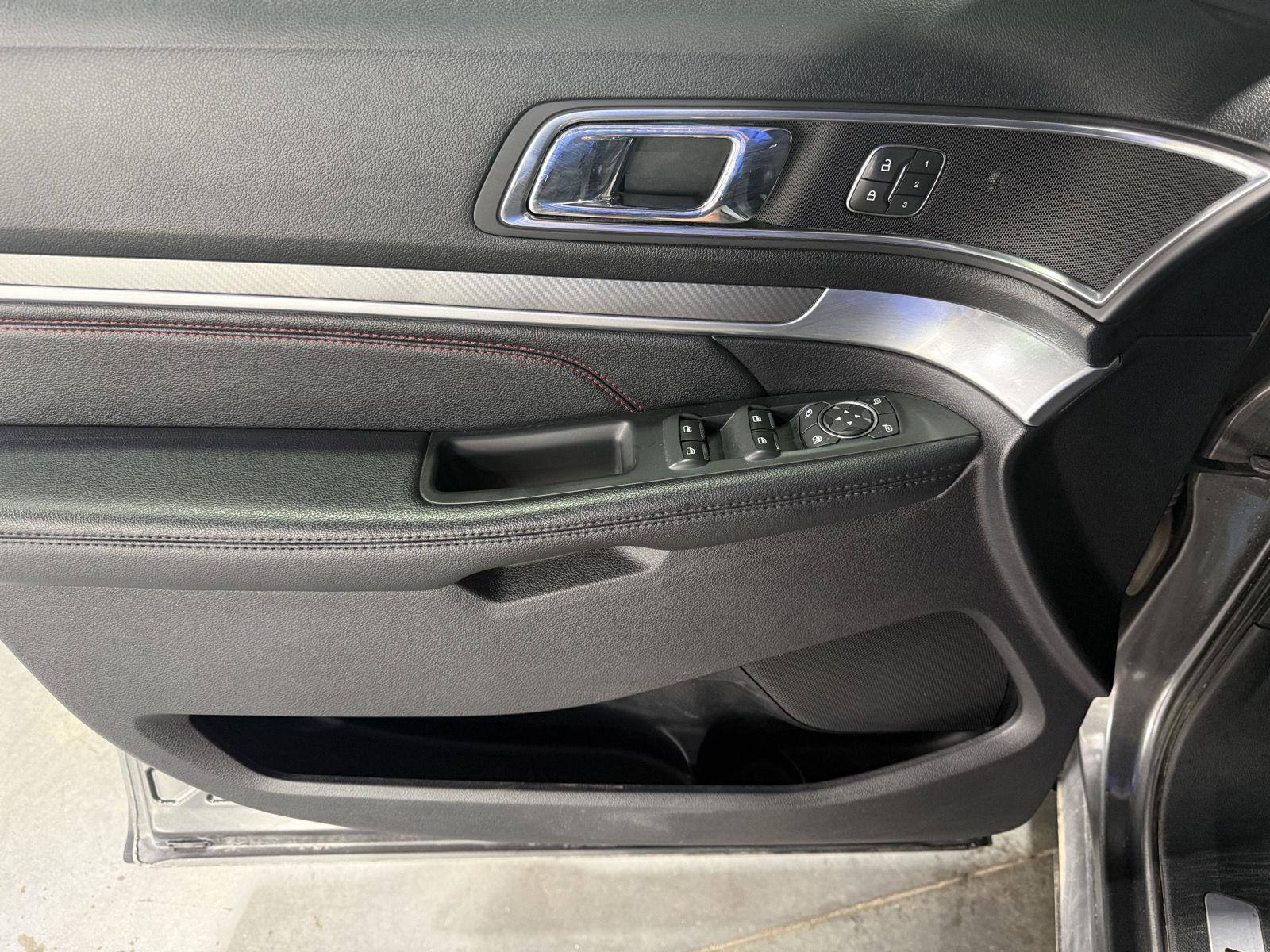 Vehicle photo 20