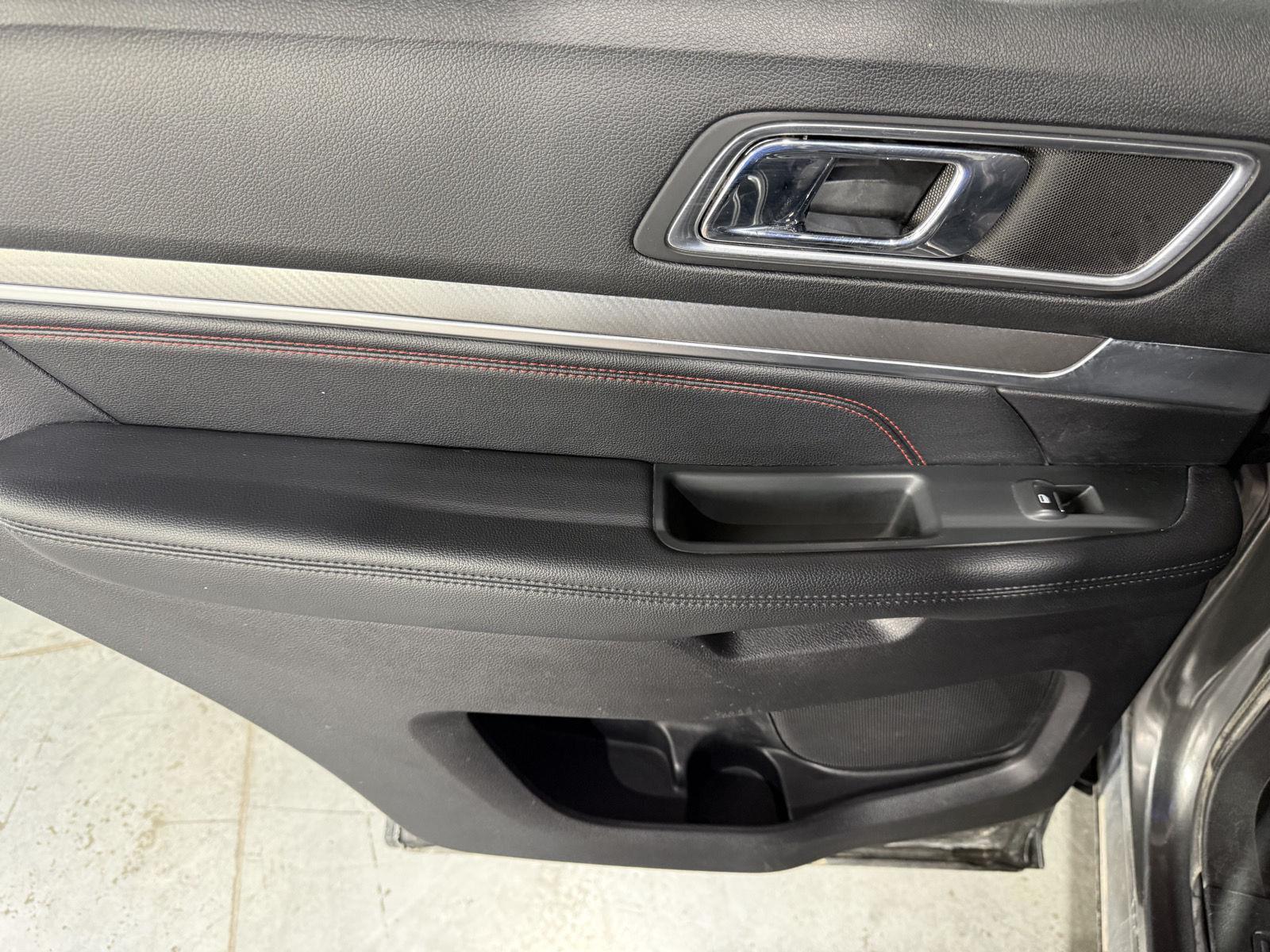 Vehicle photo 21