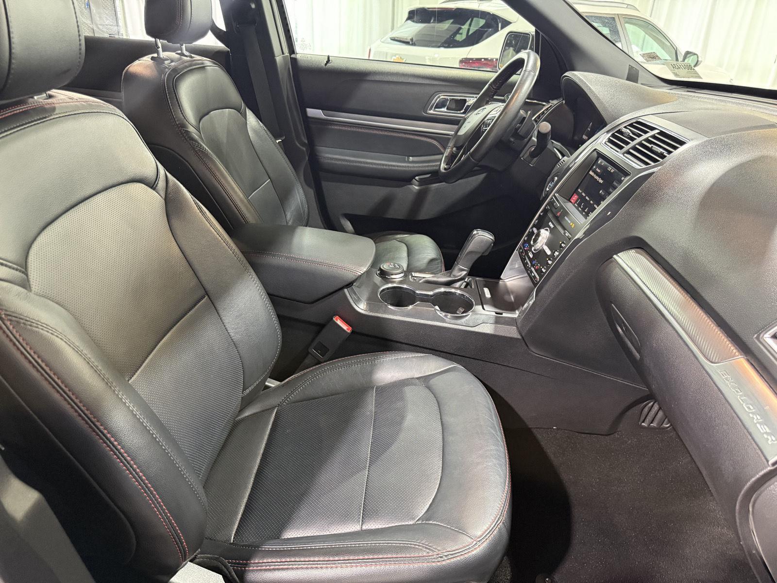 Vehicle photo 26