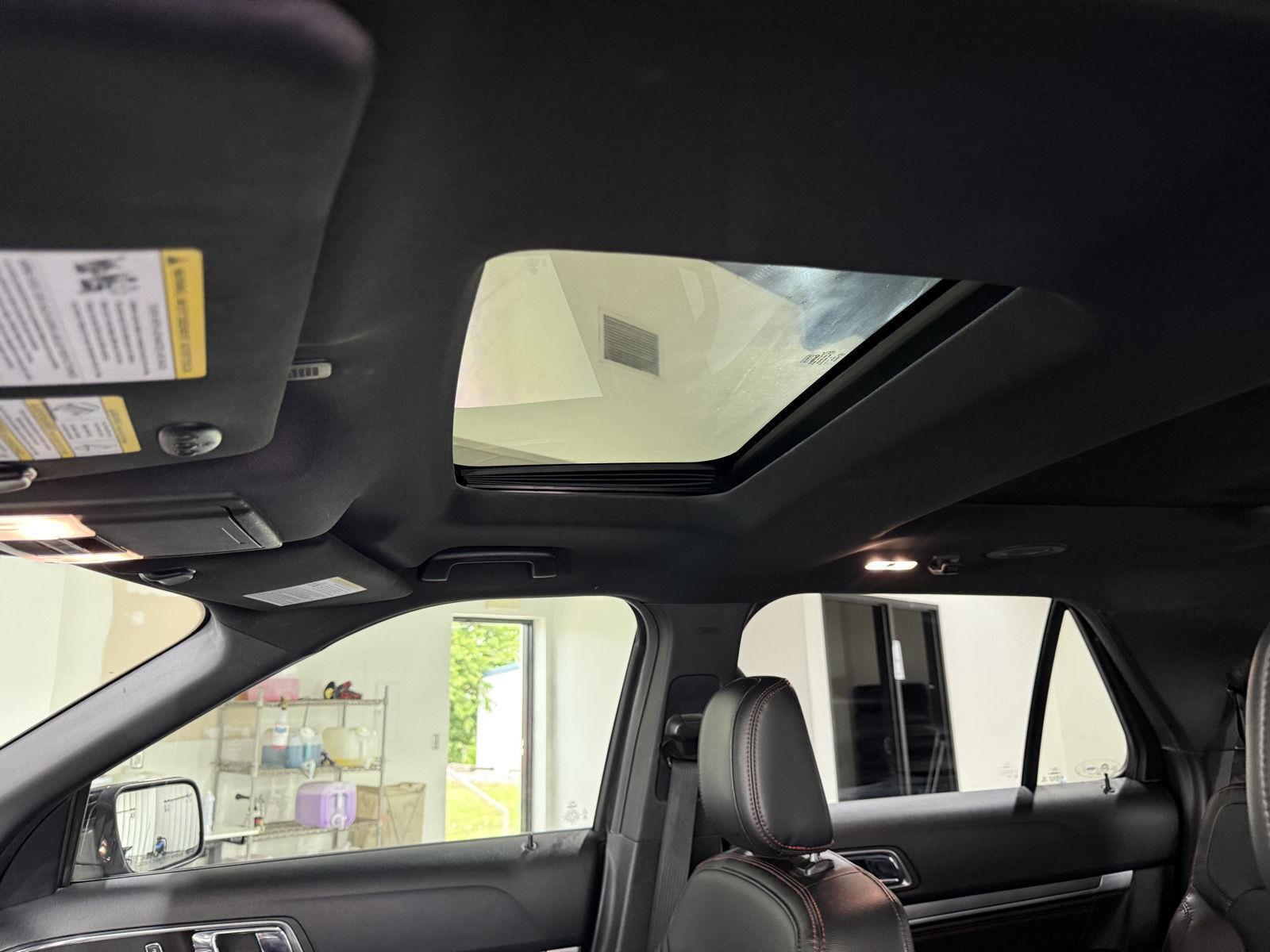 Vehicle photo 28