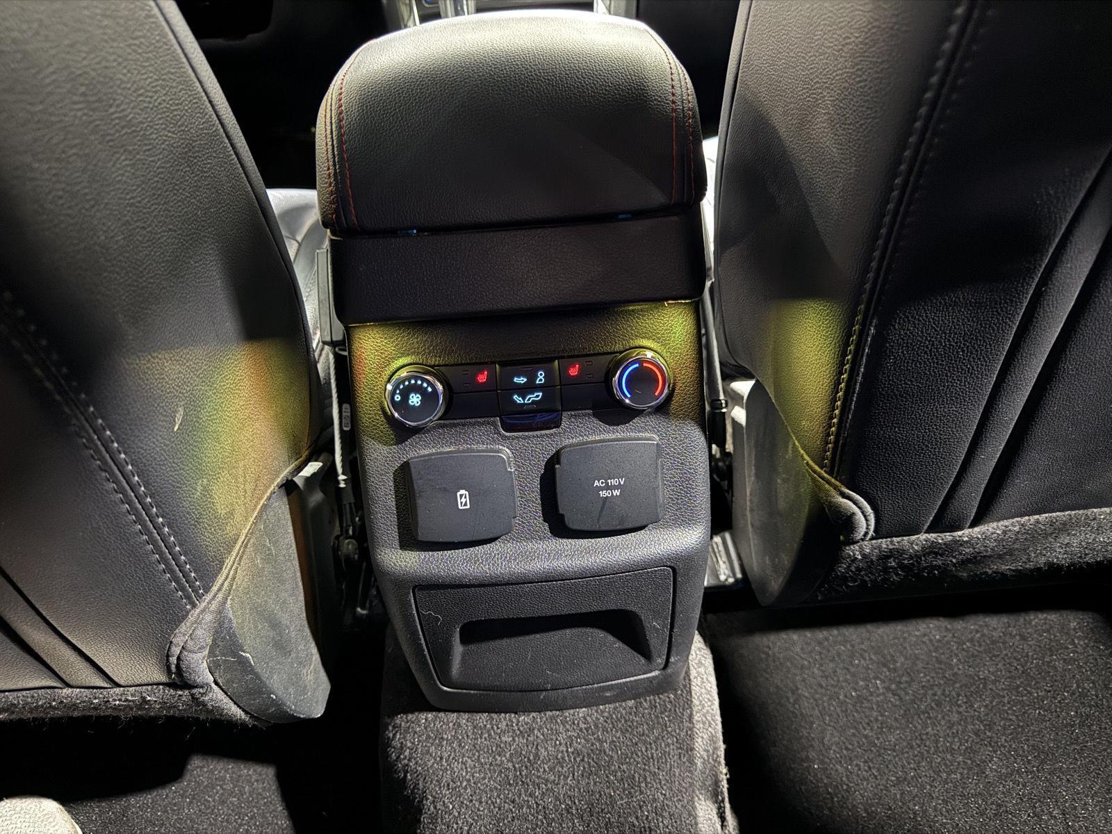 Vehicle photo 32