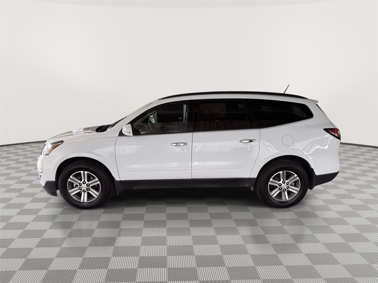Used 2016 Chevrolet Traverse 2LT with VIN 1GNKVHKD3GJ198755 for sale in Kansas City