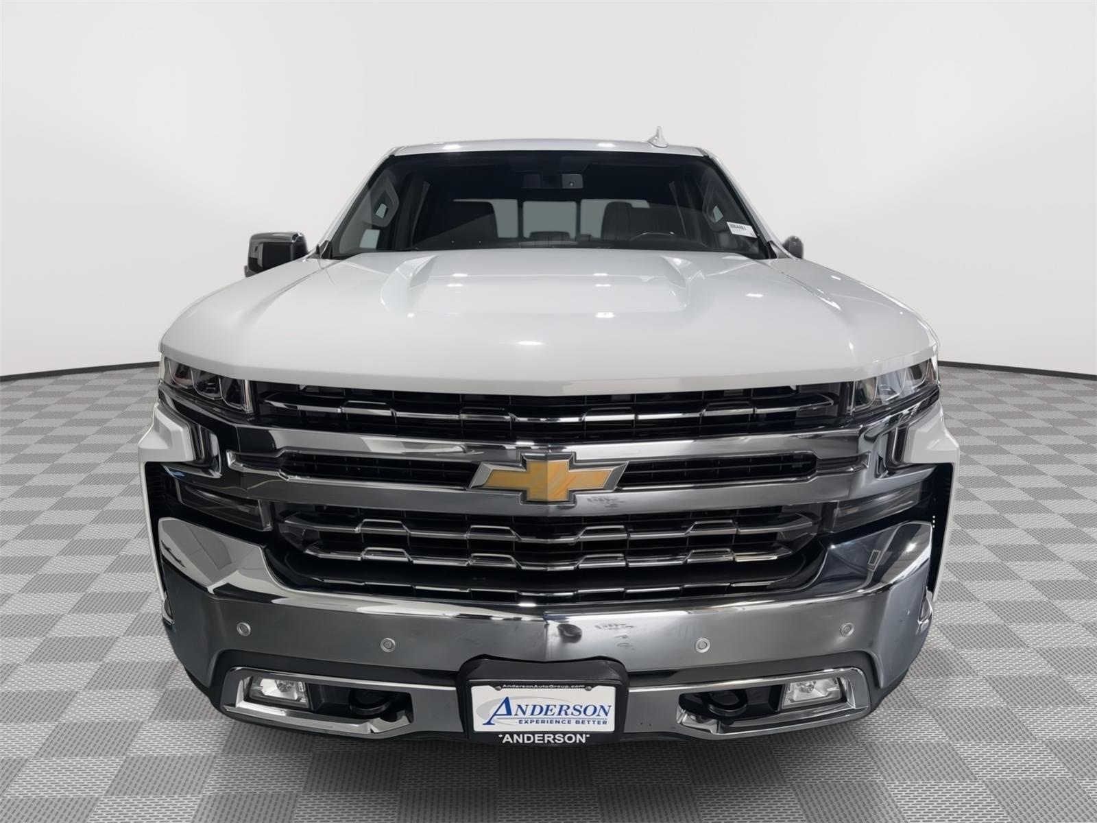 Vehicle photo 4