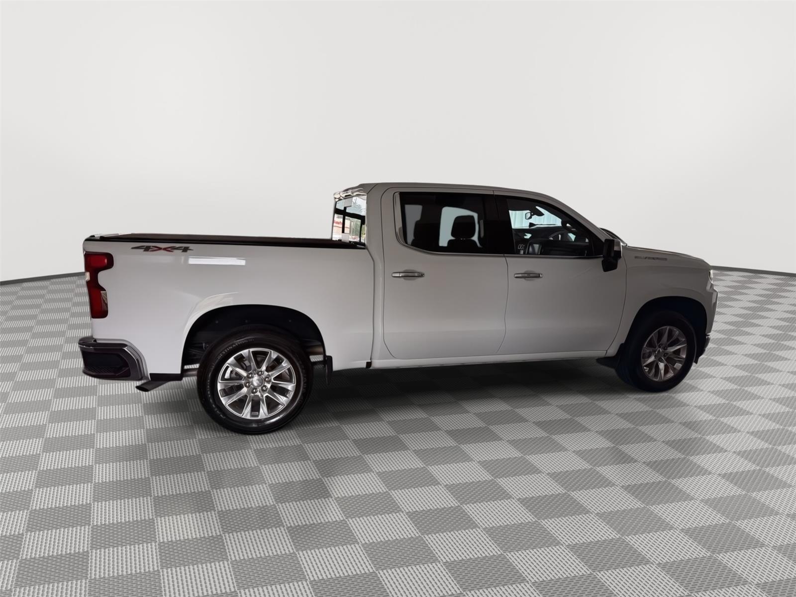 Vehicle photo 6