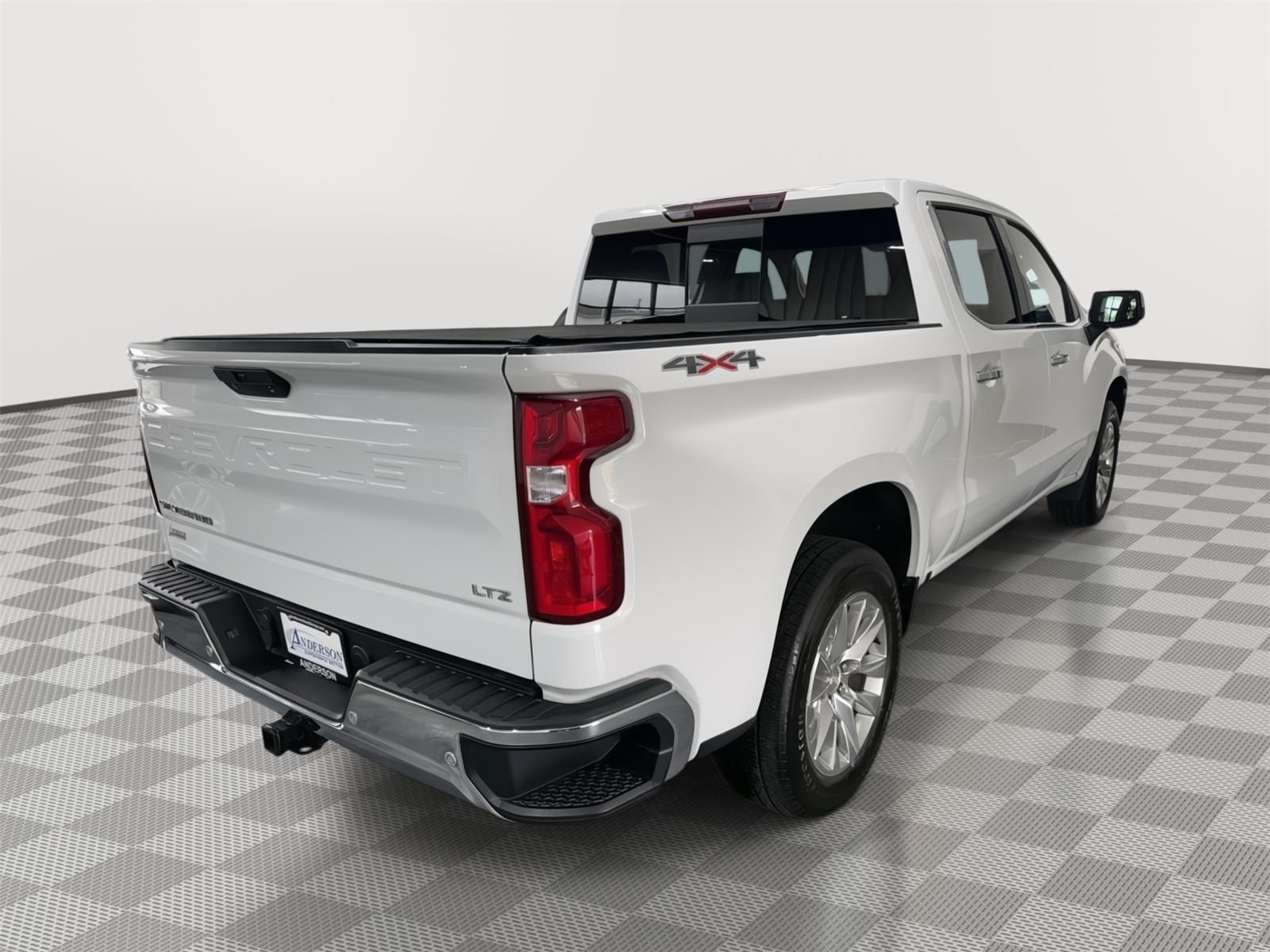 Vehicle photo 7
