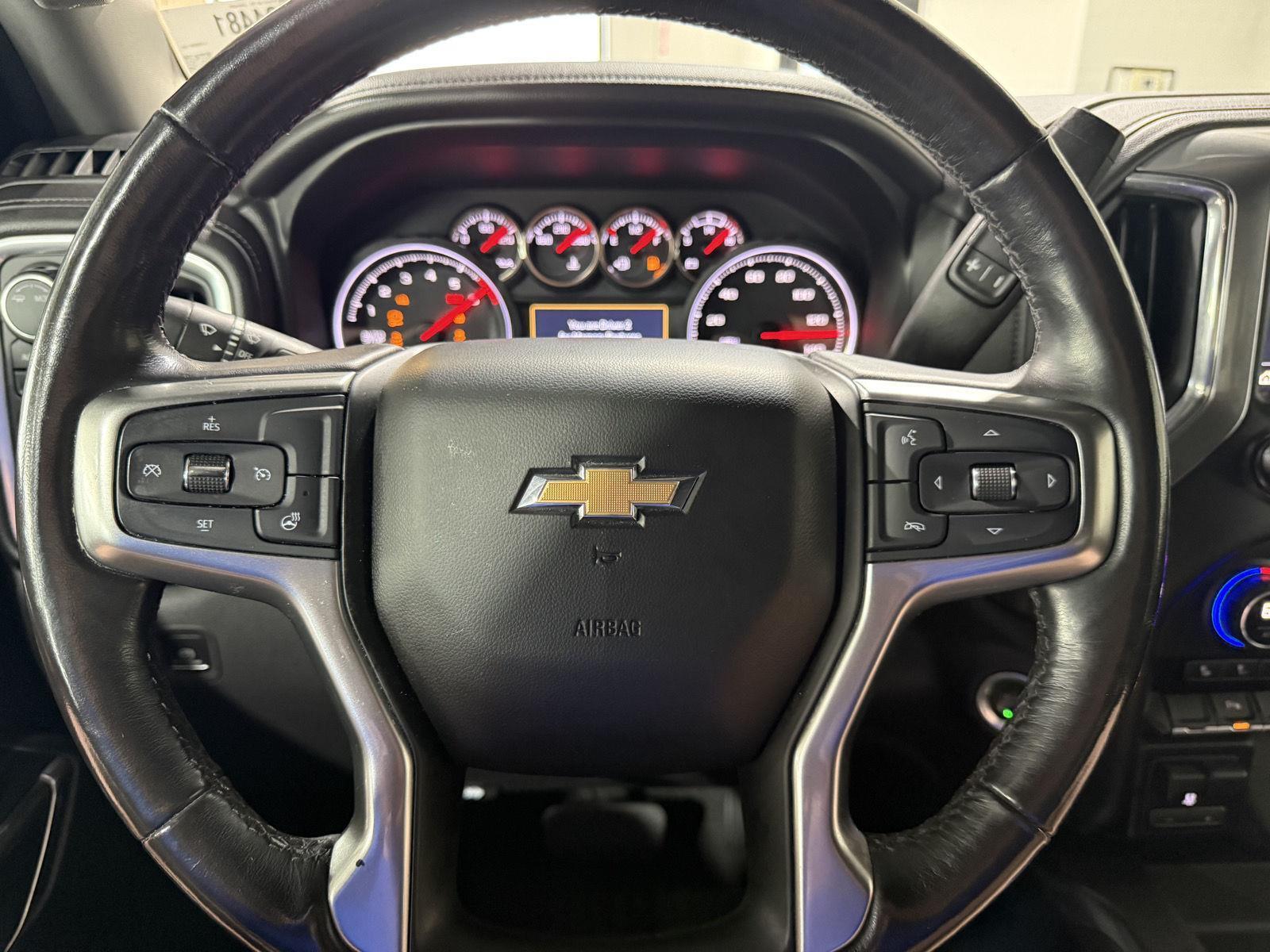 Vehicle photo 10