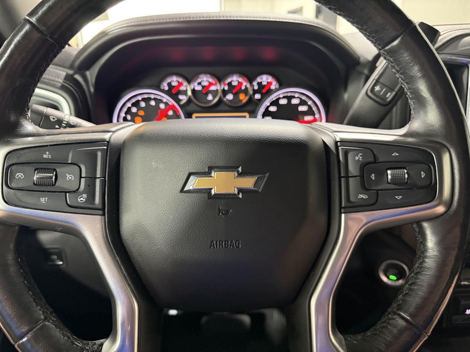 Vehicle photo 11